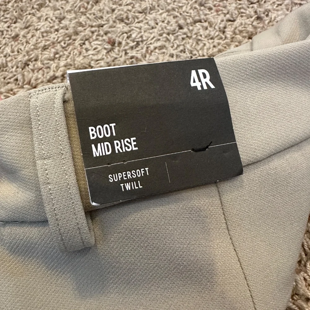 NWT Express Beige/Taupe Mid Rise Boot Supersoft Twill Pant - 4R - Picture 6 of 16